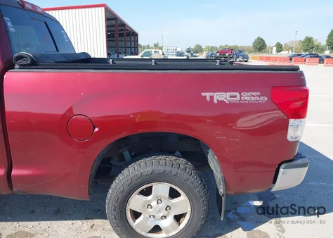 2010 Toyota Tundra Grade 5.7L V8 z USA, uszkodzony, nr VIN 5TFUW5F11AX112571